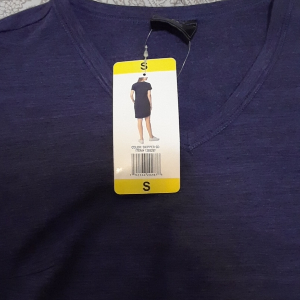 Comfy t-shirt dress with pockets.